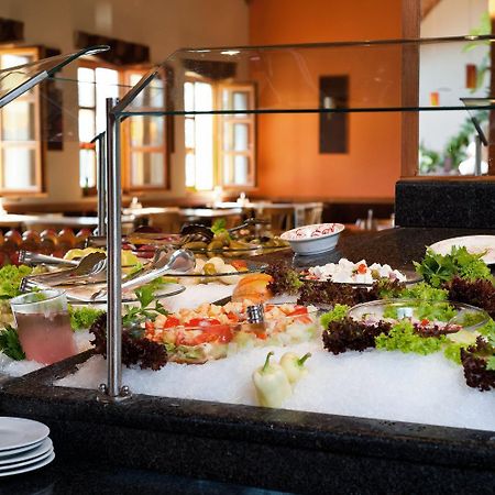Gastland M0 Hotel & Conference Center Сигетсентмиклош Экстерьер фото